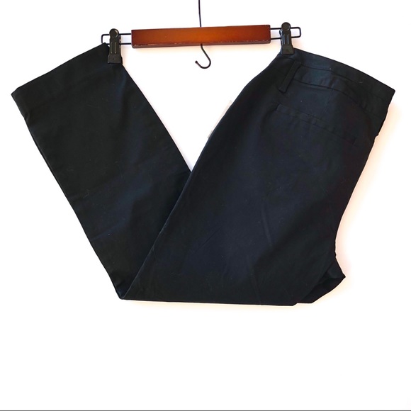 Old Navy Low Rise Capris with Stretch. Siz… - Picture 4 of 5